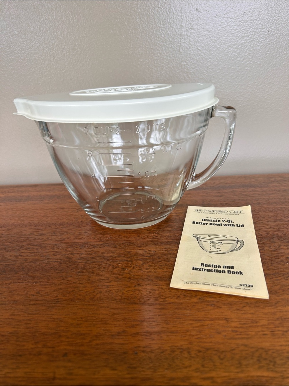 Vintage Pampered Chef Classic Batter Bowl Lid Booklet Glass Measuring #2230